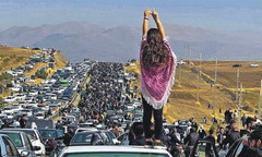 تصویری از مراسم چهلم مهسا امینی که جهانی شد