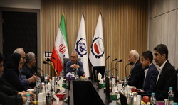 دیدار مدیران شرکت بیمه پاسارگاد با مدیرعامل شرکت فولاد سیرجان ایرانیان