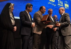 قدردانی وزیر اقتصاد از بانک ملت به عنوان بانک پیشگام بورس کالای ایران