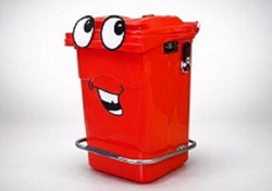 رونمایی از نخستین سطل زباله «سخنگو» در منطقه ۲ تهران