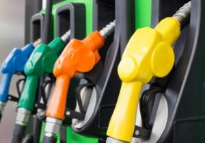 ۳۰۰ هزار لیتر بنزین سوپر در هفته جاری روی تابلوی بورس انرژی عرضه می‌شود