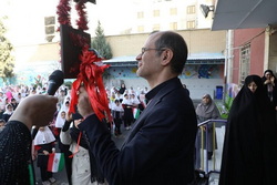 گلبانگ انقلاب در مدارس منطقه ۲ به صدا در آمد