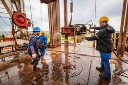 تکمیل ۷ حلقه چاه منصورآباد با تجهیزات ایرانی؛ جهش ۱۲ هزار بشکهای در تولید نفت